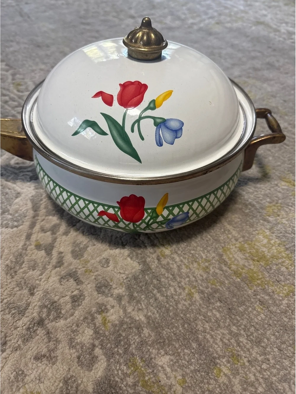 Vintage cottage grandma Regency enamel sauce pan